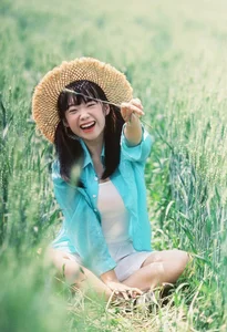 Artistic Versatility: YiTuYu Art Language Vol.10345 Featuring Bai Bian Tu Xiao Ying - image 1