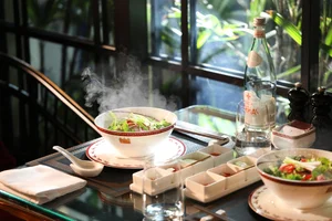 Blackpink Enjoys Authentic Vietnamese Pho During Their Historic Hanoi Visit - image 9