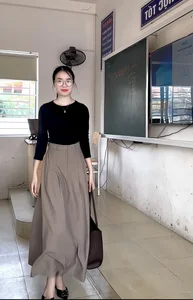 Gen Z Teacher Le Ha Goes Viral for Fashionable Classroom Outfits and Modern Pedagogy - image 5