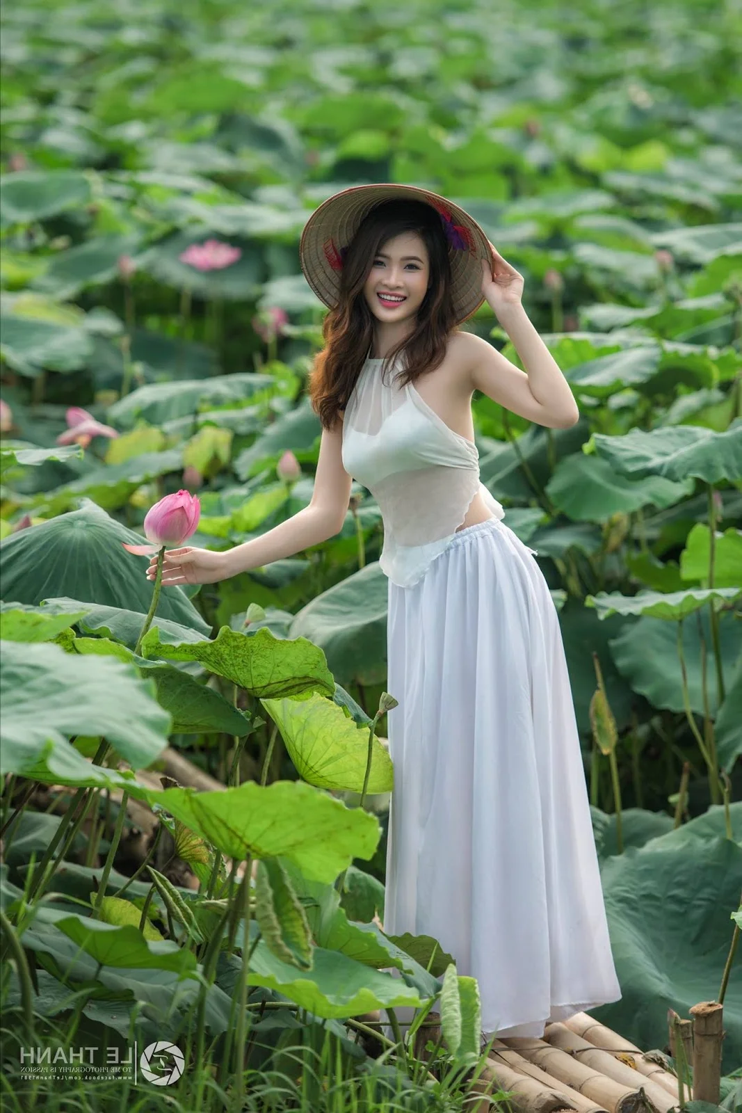 Trang Sunhi Stunning Ao Yem and Lotus Flower Photoshoot Gallery
