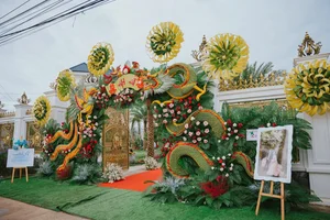 Incredible Traditional Wedding Gates in Vietnam’s Mekong Delta Capture International Attention - image 3