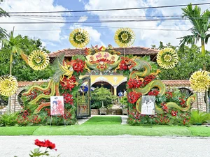 Incredible Traditional Wedding Gates in Vietnam’s Mekong Delta Capture International Attention - image 6