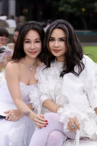 Beauty Queens Dazzle in All-White Outfits at VUNGOC&SON Fashion Show - image 12