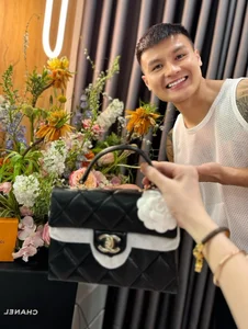 Luxury and Lifestyle: Chu Thanh Huyen’s Designer Handbag Collection and Styling - image 9