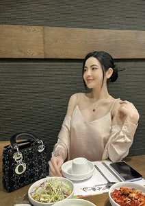 Luxury and Lifestyle: Chu Thanh Huyen’s Designer Handbag Collection and Styling - image 11