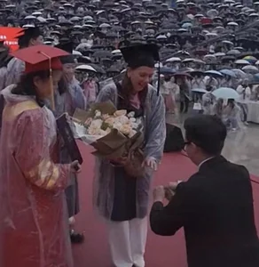 Russian Wedding Traditions: Why Guests Shout Gorko at the Bride and Groom - image 0