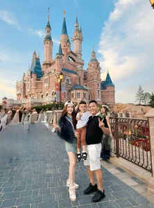 Bao Thy’s Family Vacation in Shanghai: Luxury Travel and Style - image 6