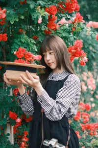 YiTuYu Art Language Vol.7209: The Ethereal Beauty of Sweet T Tian Tian - image 4