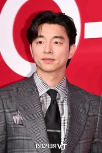 Gong Yoo's Surprising New Look: The Evolution of a Korean Icon - image 2