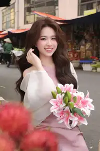 Charming Asian Beauty in a Vibrant Vietnamese Traditional Market - image 13