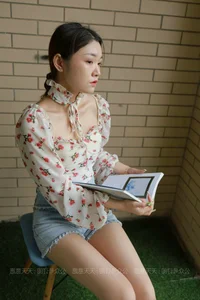 French Floral Style and Elegant Hosiery with Keke - image 11