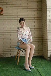 French Floral Style and Elegant Hosiery with Keke - image 3