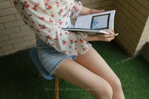 French Floral Style and Elegant Hosiery with Keke - image 1