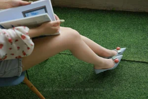 French Floral Style and Elegant Hosiery with Keke - image 14