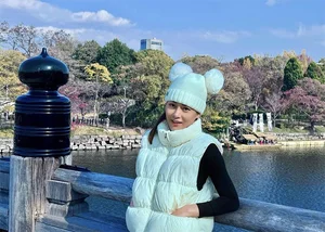 Phuong Oanh Shares Stunning Christmas Photoshoot with Husband Shark Binh - image 1