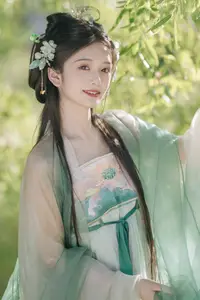 Chi Yan Zai Zhe Li: Ethereal Beauty in Ancient Attire Amidst Nature | YiTuYu Vol.8823 - image 3