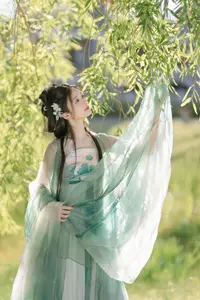 Chi Yan Zai Zhe Li: Ethereal Beauty in Ancient Attire Amidst Nature | YiTuYu Vol.8823 - image 4