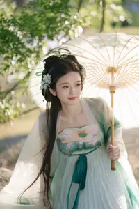 Chi Yan Zai Zhe Li: Ethereal Beauty in Ancient Attire Amidst Nature | YiTuYu Vol.8823 - image 1