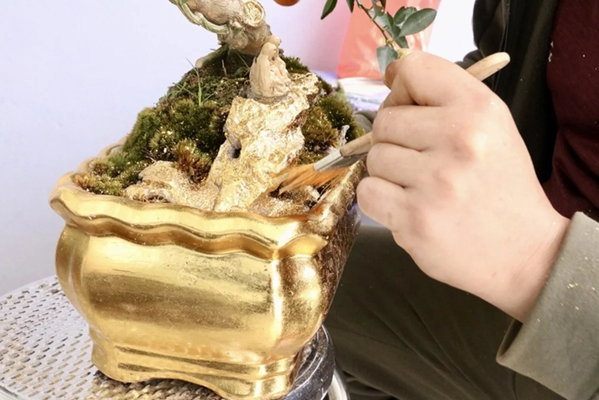 Exquisite Gold-Plated Kumquat Trees Become the Ultimate Tet 2025 Luxury Trend