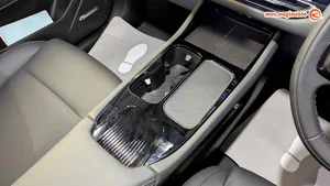 New Generation VinFast VF8 Arrives at Dealerships with Modern Interior Upgrades - image 15