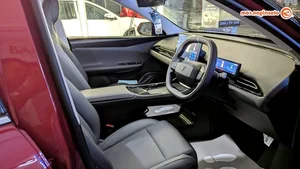 New Generation VinFast VF8 Arrives at Dealerships with Modern Interior Upgrades - image 2
