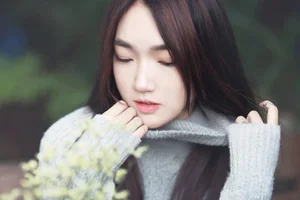 Beautiful Vietnamese Girls Collection: Pack 20 Cute and Charming Portraits - image 3