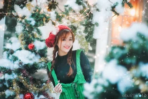 Beautiful Vietnamese Girls Collection: Pack 20 Cute and Charming Portraits - image 24