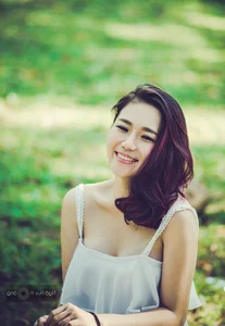 Beautiful Vietnamese Girls Collection: Pack 20 Cute and Charming Portraits - image 12
