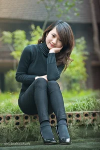 Beautiful Vietnamese Girls Collection: Pack 20 Cute and Charming Portraits - image 31