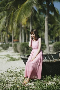 Beautiful Vietnamese Girls Collection: Pack 20 Cute and Charming Portraits - image 0