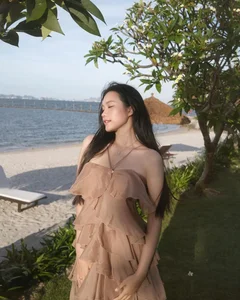 Doan Hai My Radiates Elegance in Stunning Beachside Photoshoot - image 3