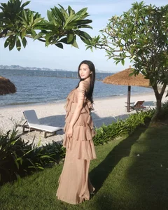 Doan Hai My Radiates Elegance in Stunning Beachside Photoshoot - image 2