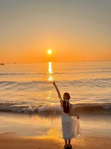 Mastering Sunset Photography: Tips for Stunning Beach Photos - image 2