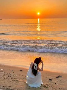 Mastering Sunset Photography: Tips for Stunning Beach Photos - image 4