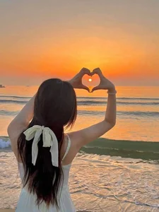 Mastering Sunset Photography: Tips for Stunning Beach Photos - image 1