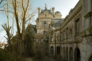 Breathtaking Abandoned Castles Around the World: A Journey into Ruins - image 7
