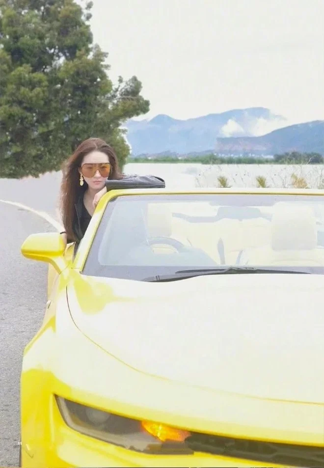 Liu Yifei Effortless Luxury: Cool Exhibition Style and Supercar Shopping