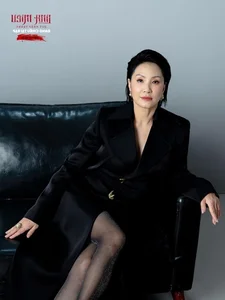 Vietnamese-American Actress Hong Dao Embraces New Style and Radiant Confidence After Divorce - image 3