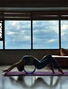 Discover the Secrets of the Yoga Goddess: Maintaining Stunning Beauty and Fitness After Motherhood - image 1