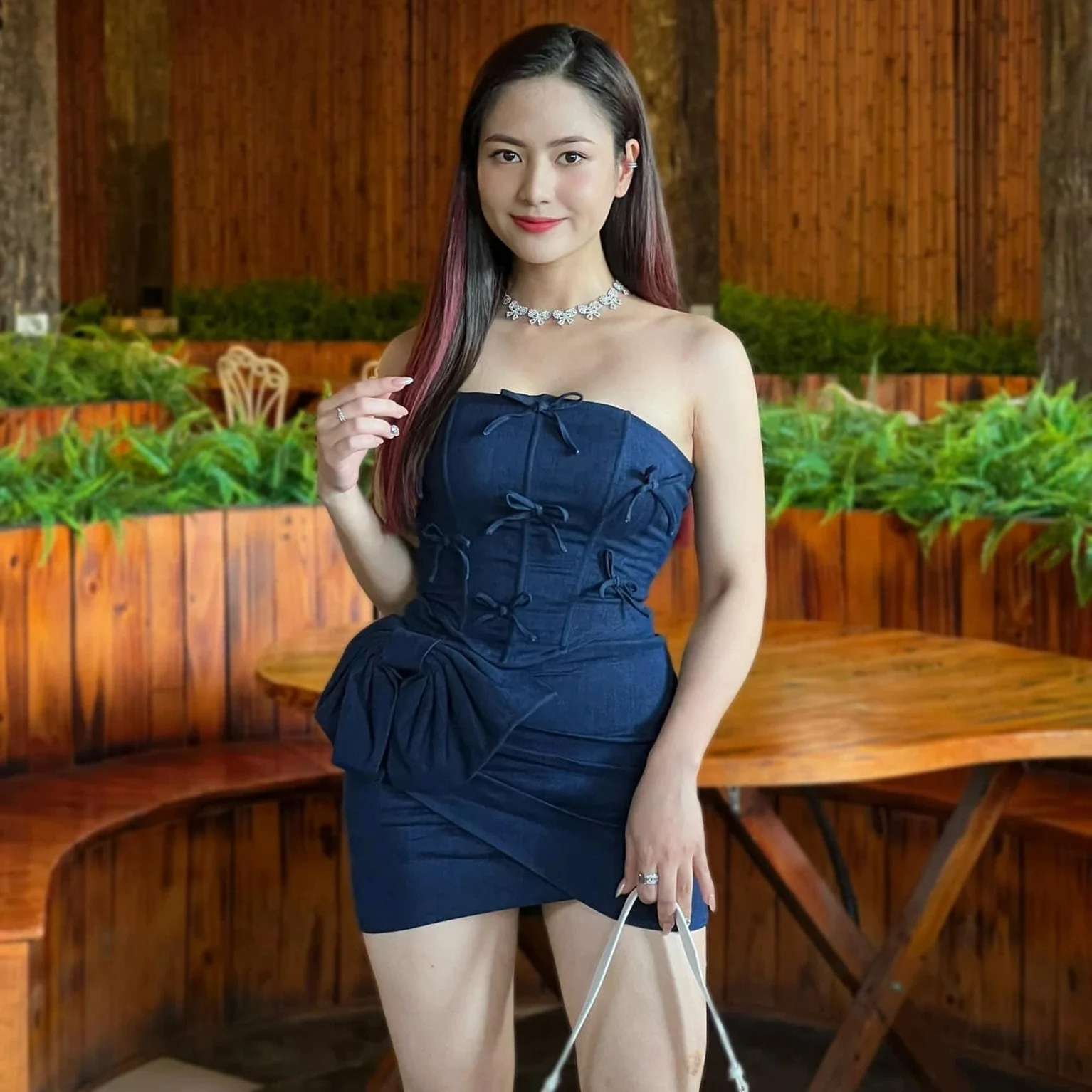 Behind the Screen: The Real-Life Style Transformation of the Doc Dao Star