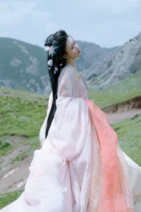 YiTuYu Art Language Vol.7716: Exploring the Aesthetic Journey of Xiao Bei - image 0