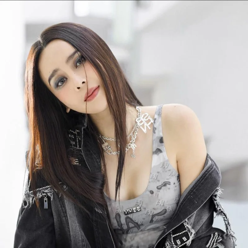 Lưu Hương Giang’s Radiant Transformation and Timeless Elegance Following Personal Challenges