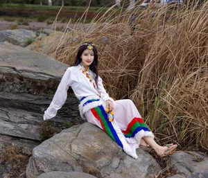 Exploring Creative Photography with Yu Meng in YiTuYu Art Language Vol.4724 - image 0