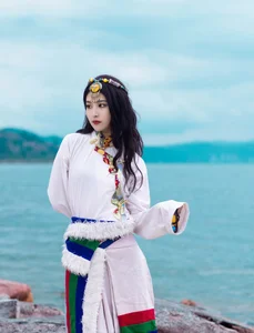 Exploring Creative Photography with Yu Meng in YiTuYu Art Language Vol.4724 - image 1