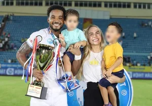 From Pizza Delivery to Football Stardom: The Inspiring Journey of Vietnam’s Most Expensive Player - image 0