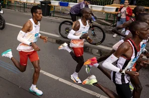 Iconic Moments of the 2023 World Marathon Season: Records and Triumphs - image 1