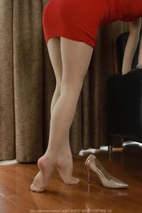 Elegant Chinese Model Tutu in IESS Red Battle Robe Part 2 Gallery - image 11