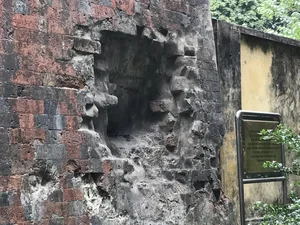 The Historic Significance of Mysterious Dents on Hanoi's Ancient Citadel Wall - image 2