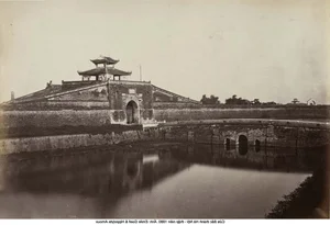 The Historic Significance of Mysterious Dents on Hanoi's Ancient Citadel Wall - image 0