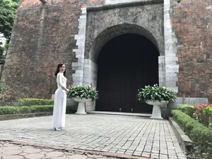 The Historic Significance of Mysterious Dents on Hanoi's Ancient Citadel Wall - image 5